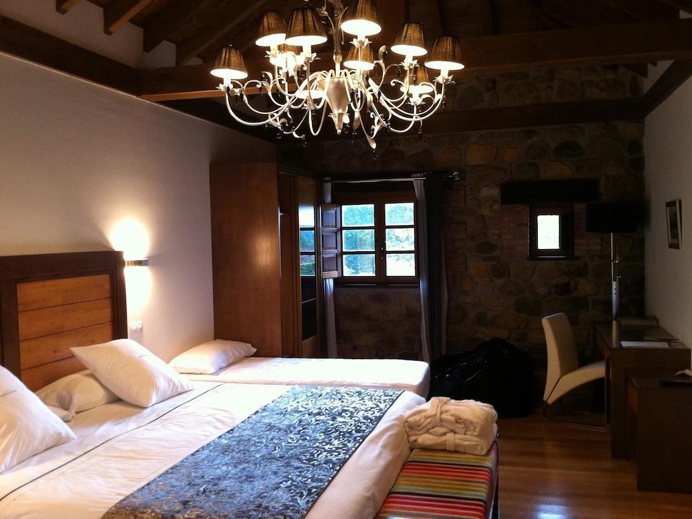 Akla Hotel Suites Valles Pasiegos Saro Luaran gambar