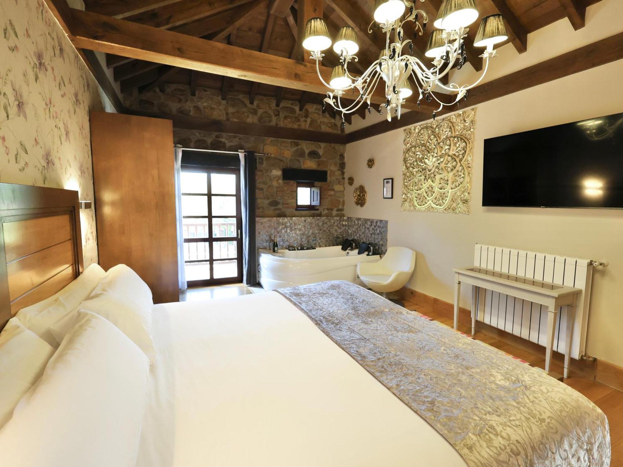 Akla Hotel Suites Valles Pasiegos Saro Luaran gambar