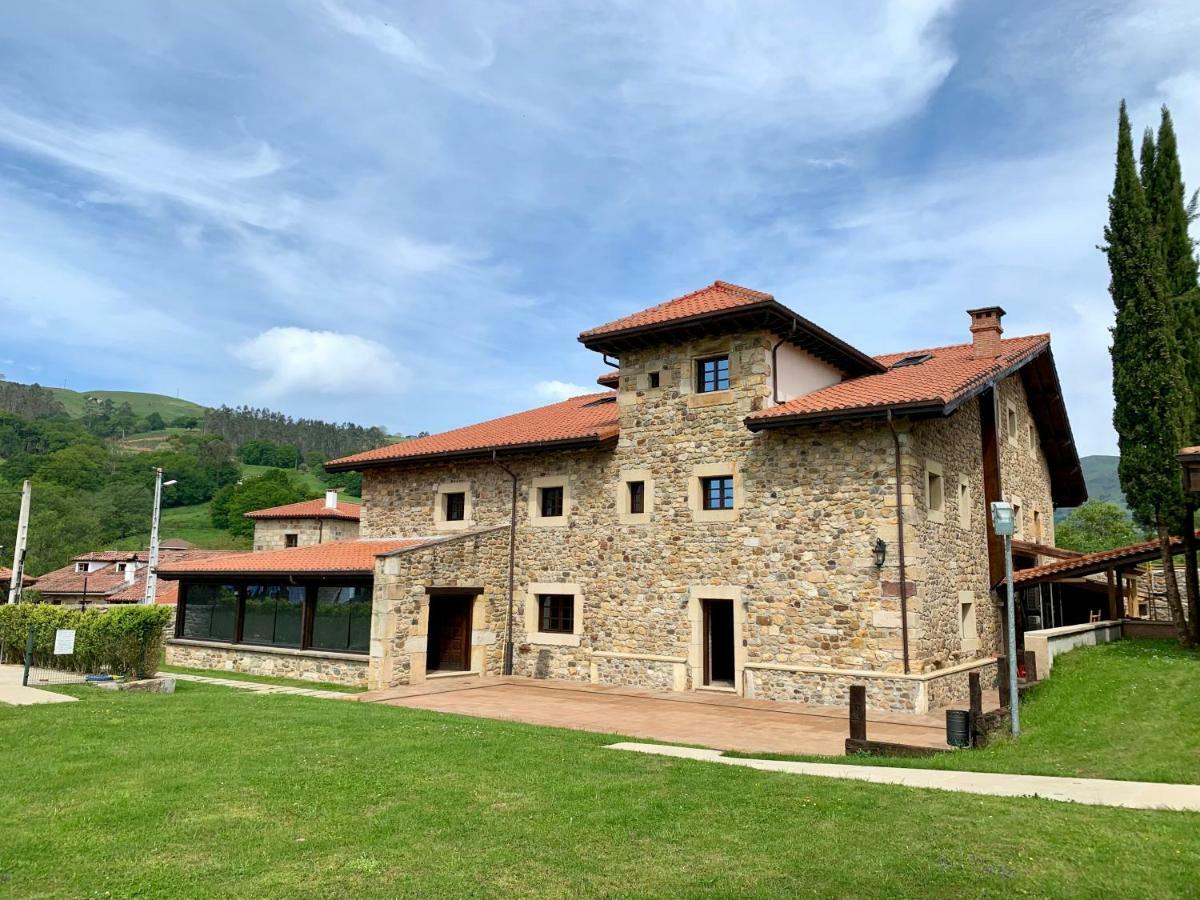 Akla Hotel Suites Valles Pasiegos Saro Luaran gambar
